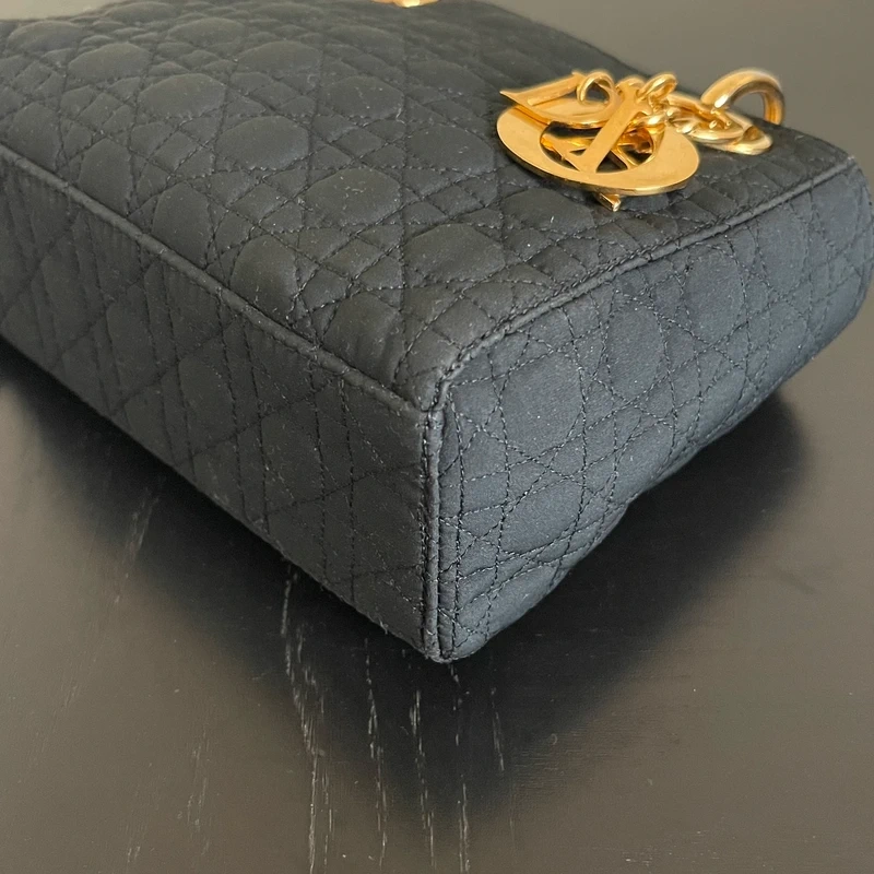 Dior sac Lady dior mini en nylon noir bijouterie dorée LUXE DE SECONDE MAIN AUTHENTIQUE CERTIFICAT D'AUTHENTICITE ENTRUPY. SAC DE LUXE D'OCCASION PAS CHER DIOR FULL SET
