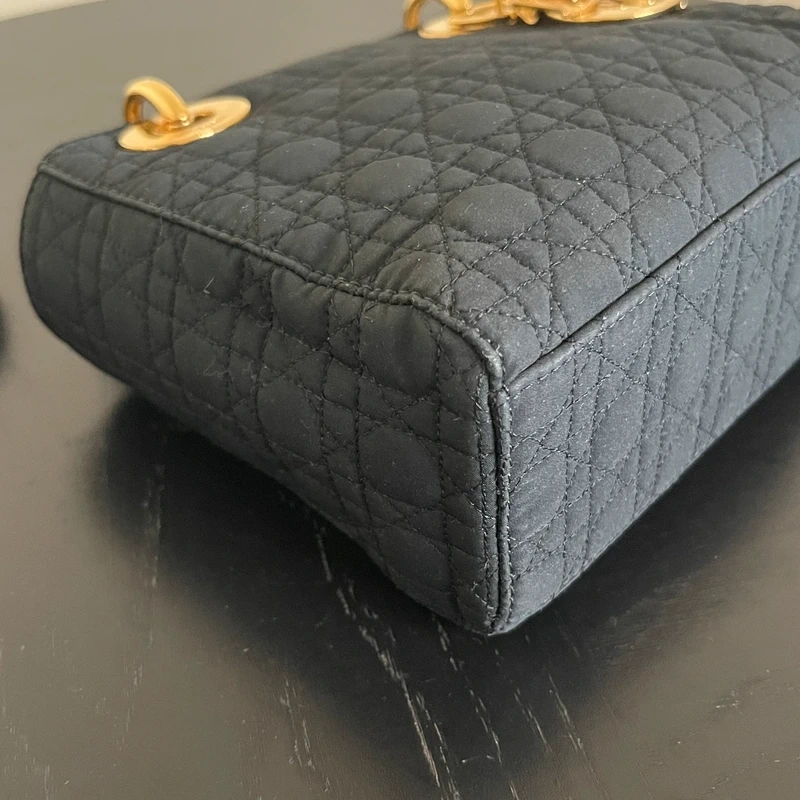 Dior sac Lady dior mini en nylon noir bijouterie dorée LUXE DE SECONDE MAIN AUTHENTIQUE CERTIFICAT D'AUTHENTICITE ENTRUPY. SAC DE LUXE D'OCCASION PAS CHER DIOR FULL SET