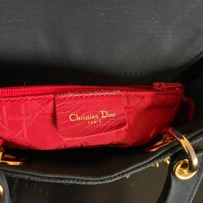 Dior sac Lady dior mini en nylon noir bijouterie dorée LUXE DE SECONDE MAIN AUTHENTIQUE CERTIFICAT D'AUTHENTICITE ENTRUPY. SAC DE LUXE D'OCCASION PAS CHER DIOR FULL SET