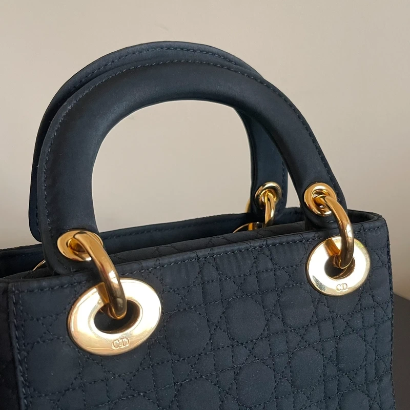 Dior sac Lady dior mini en nylon noir bijouterie dorée LUXE DE SECONDE MAIN AUTHENTIQUE CERTIFICAT D'AUTHENTICITE ENTRUPY. SAC DE LUXE D'OCCASION PAS CHER DIOR FULL SET