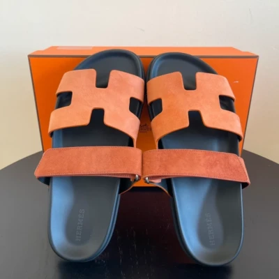 Hermès Chypre 39 en suède orange LUXE DE SECONDE MAIN AUTHENTIQUE CERTIFICAT D'AUTHENTICITE ENTRUPY. LUXE D'OCCASION PAS CHER. SOULIERS DE LUXE