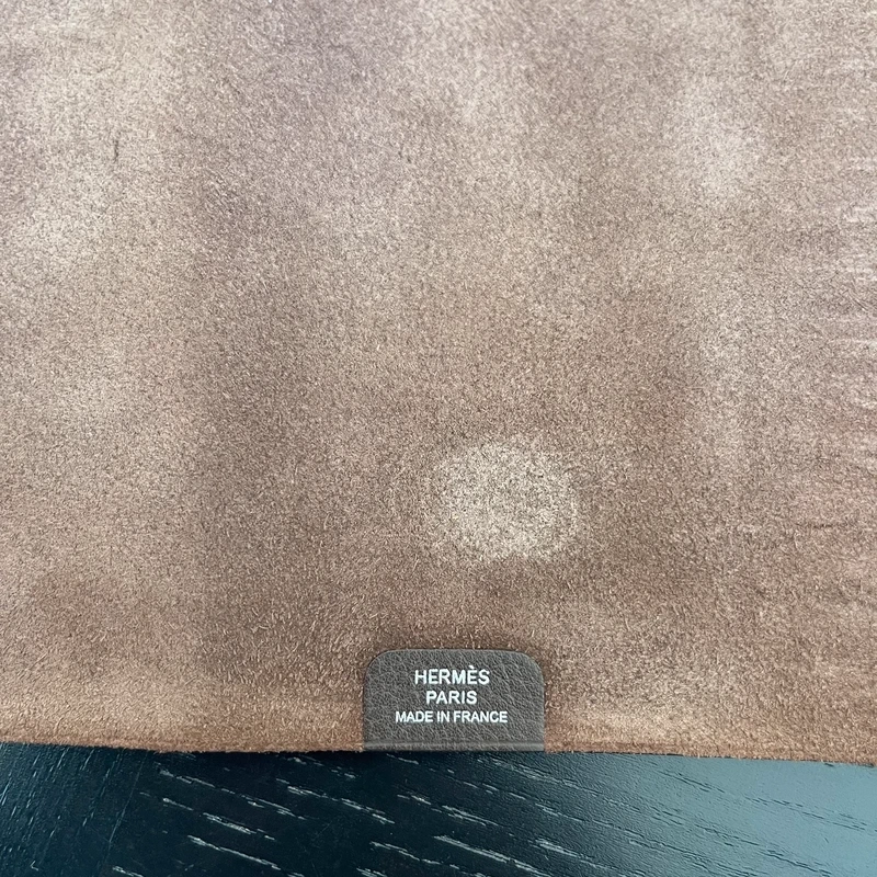 Hermes couverture de cahier XL cuir togo chocolat LUXE DE SECONDE MAIN AUTHENTIQUE CERTIFICAT D'AUTHENTICITE ENTRUPY. SAC DE LUXE D'OCCASION PAS CHER HERMES ULYSSE FULL SET.