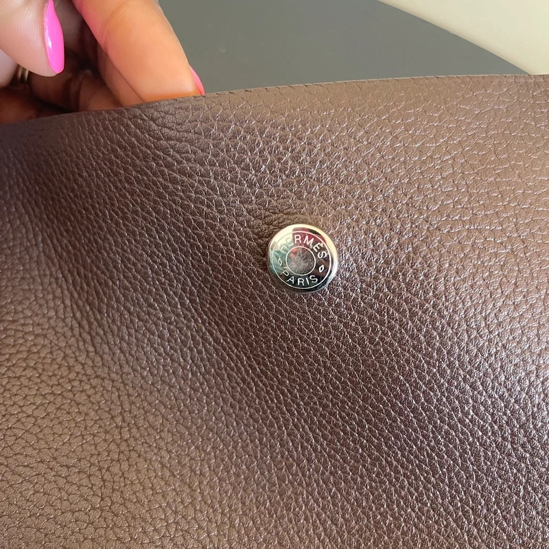 Hermes couverture de cahier XL cuir togo chocolat LUXE DE SECONDE MAIN AUTHENTIQUE CERTIFICAT D'AUTHENTICITE ENTRUPY. SAC DE LUXE D'OCCASION PAS CHER HERMES ULYSSE FULL SET.
