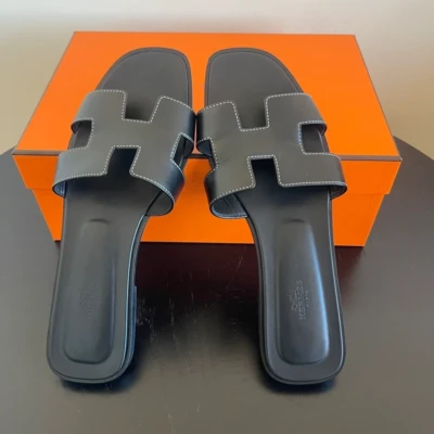 HERMES sandales Oran 40 LUXE DE SECONDE MAIN AUTHENTIQUE CERTIFICAT D'AUTHENTICITE ENTRUPY. LUXE D'OCCASION PAS CHER. SOULIERS DE LUXE HERMES FULL SET