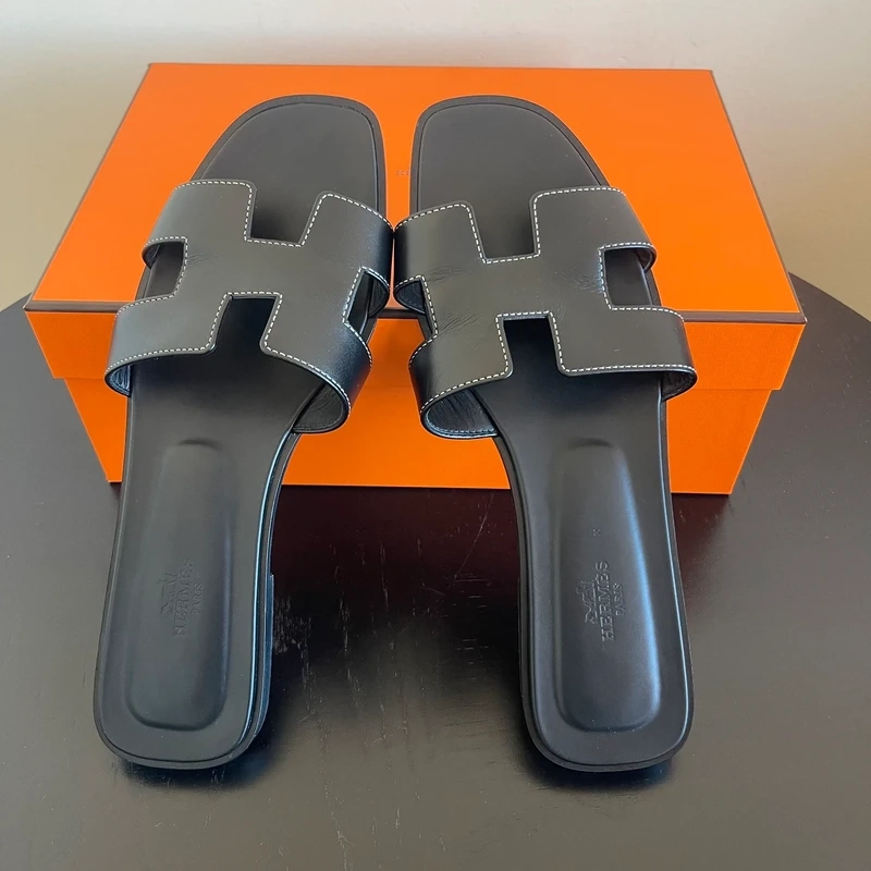 HERMES sandales Oran 40 LUXE DE SECONDE MAIN AUTHENTIQUE CERTIFICAT D'AUTHENTICITE ENTRUPY. LUXE D'OCCASION PAS CHER. SOULIERS DE LUXE HERMES FULL SET
