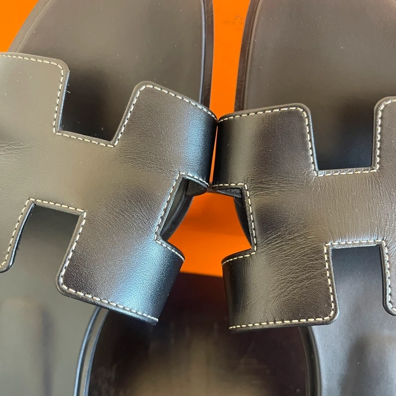 HERMES sandales Oran 40 LUXE DE SECONDE MAIN AUTHENTIQUE CERTIFICAT D'AUTHENTICITE ENTRUPY. LUXE D'OCCASION PAS CHER. SOULIERS DE LUXE HERMES FULL SET