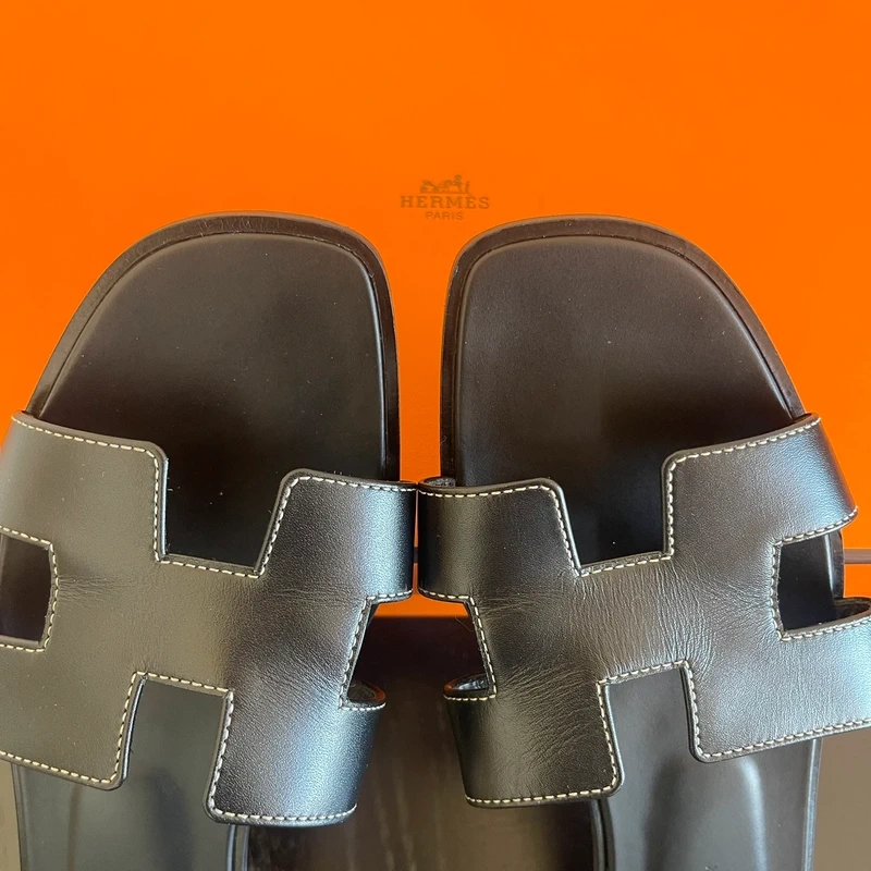 HERMES sandales Oran 40 LUXE DE SECONDE MAIN AUTHENTIQUE CERTIFICAT D'AUTHENTICITE ENTRUPY. LUXE D'OCCASION PAS CHER. SOULIERS DE LUXE HERMES FULL SET