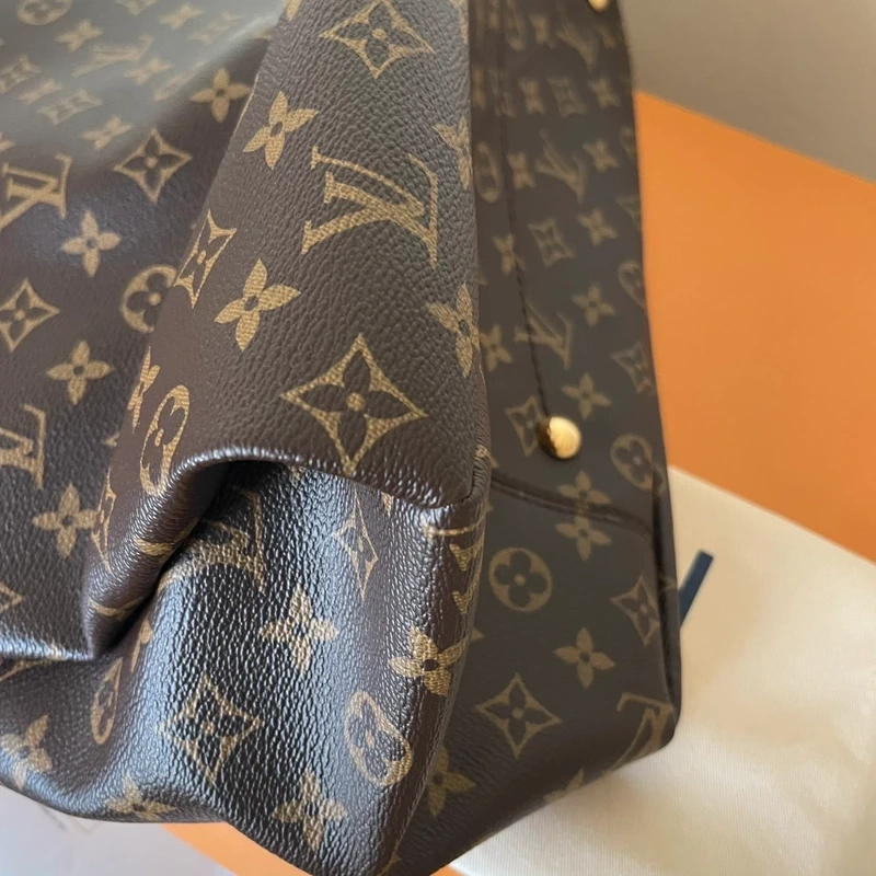 LOUIS VUITTON Artsy Monogram LUXE DE SECONDE MAIN AUTHENTIQUE CERTIFICAT D'AUTHENTICITE ENTRUPY. SAC DE LUXE D'OCCASION PAS CHER LOUIS VUITTON FULL SET