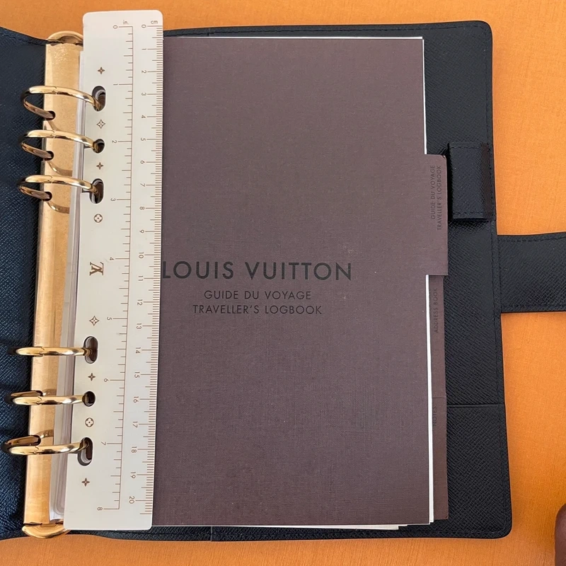 LOUIS VUITTON Couverture Pour Agenda GM Cuir Epi Noir LUXE DE SECONDE MAIN AUTHENTIQUE CERTIFICAT D'AUTHENTICITE ENTRUPY. SAC DE LUXE D'OCCASION PAS CHER LOUIS VUITTON FULL SET