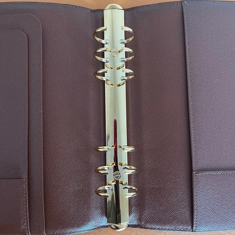 LOUIS VUITTON couverture pour agenda monogram GM LUXE DE SECONDE MAIN AUTHENTIQUE CERTIFICAT D'AUTHENTICITE ENTRUPY. SAC DE LUXE D'OCCASION PAS CHER LOUIS VUITTON FULL SET