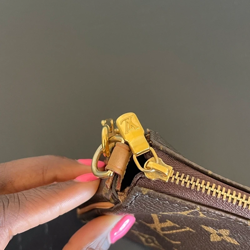Louis Vuitton Eva monogram LUXE DE SECONDE MAIN AUTHENTIQUE CERTIFICAT D'AUTHENTICITE ENTRUPY. SAC DE LUXE D'OCCASION PAS CHER LOUIS VUITTON FULL SET
