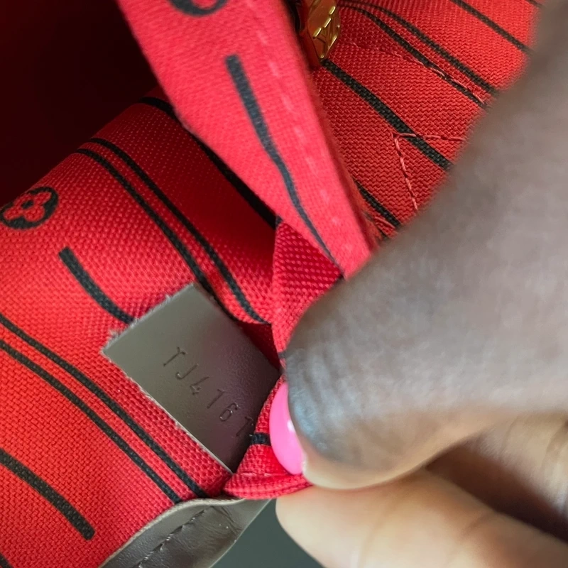 LOUIS VUITTON neverfull GM damier ébène LUXE DE SECONDE MAIN AUTHENTIQUE CERTIFICAT D'AUTHENTICITE ENTRUPY. SAC DE LUXE D'OCCASION PAS CHER LOUIS VUITTON FULL SET