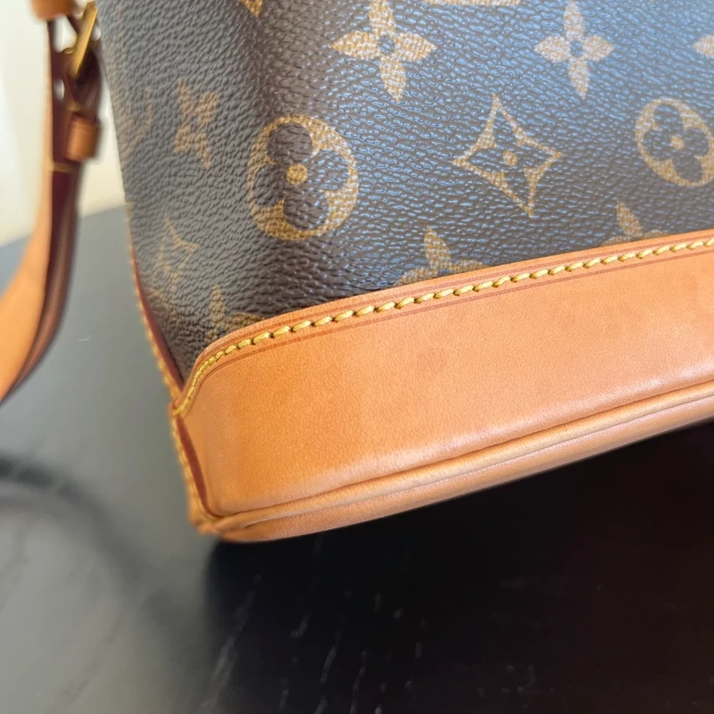 Louis Vuitton Noé BB toile monogram LUXE DE SECONDE MAIN AUTHENTIQUE CERTIFICAT D'AUTHENTICITE ENTRUPY. LUXE D'OCCASION PAS CHER.
