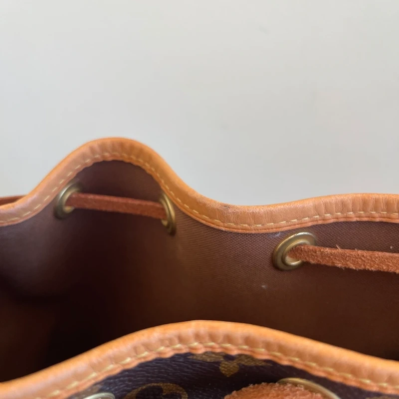 Louis Vuitton Noé BB toile monogram LUXE DE SECONDE MAIN AUTHENTIQUE CERTIFICAT D'AUTHENTICITE ENTRUPY. LUXE D'OCCASION PAS CHER.