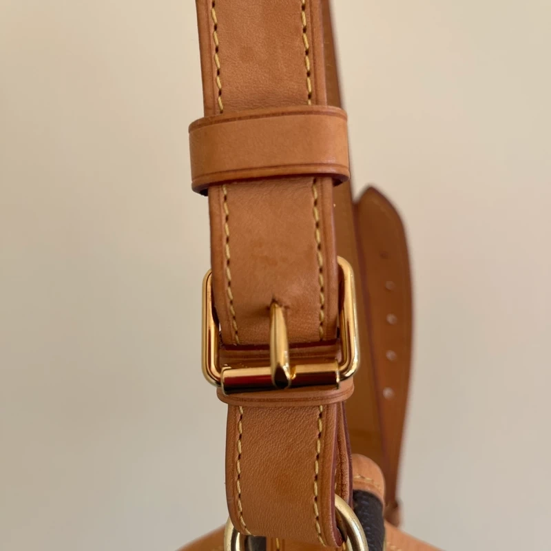 Louis Vuitton Noé BB toile monogram LUXE DE SECONDE MAIN AUTHENTIQUE CERTIFICAT D'AUTHENTICITE ENTRUPY. LUXE D'OCCASION PAS CHER.