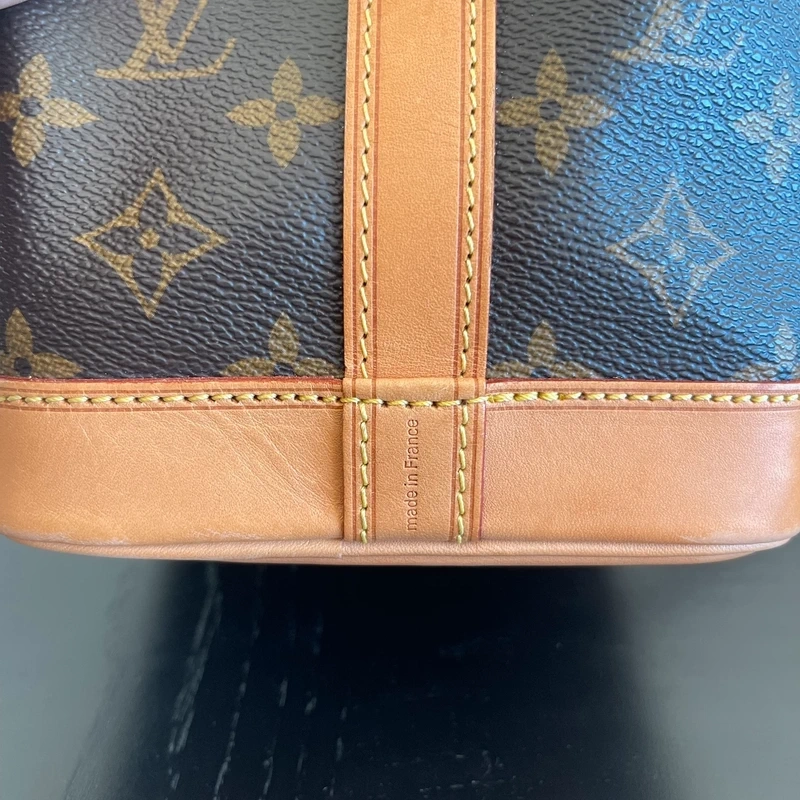 Louis Vuitton Noé BB toile monogram LUXE DE SECONDE MAIN AUTHENTIQUE CERTIFICAT D'AUTHENTICITE ENTRUPY. LUXE D'OCCASION PAS CHER.