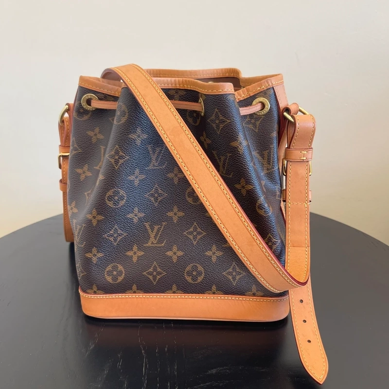 Louis Vuitton Noé BB toile monogram LUXE DE SECONDE MAIN AUTHENTIQUE CERTIFICAT D'AUTHENTICITE ENTRUPY. LUXE D'OCCASION PAS CHER.