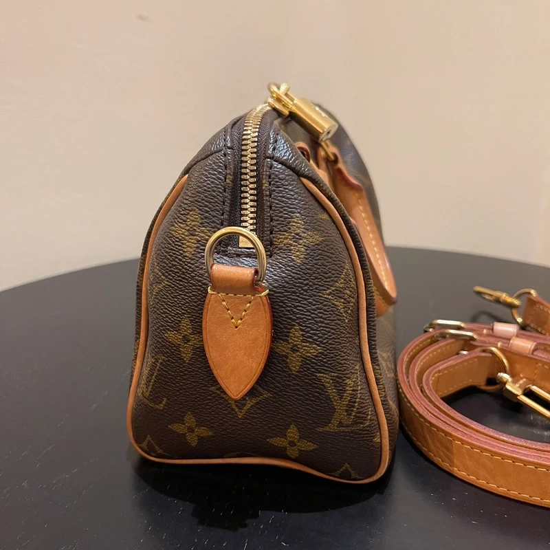 Louis Vuitton speedy 20 bandoulière monogram LUXE DE SECONDE MAIN AUTHENTIQUE CERTIFICAT D'AUTHENTICITE ENTRUPY. SAC DE LUXE D'OCCASION PAS CHER LOUIS VUITTON FULL SET