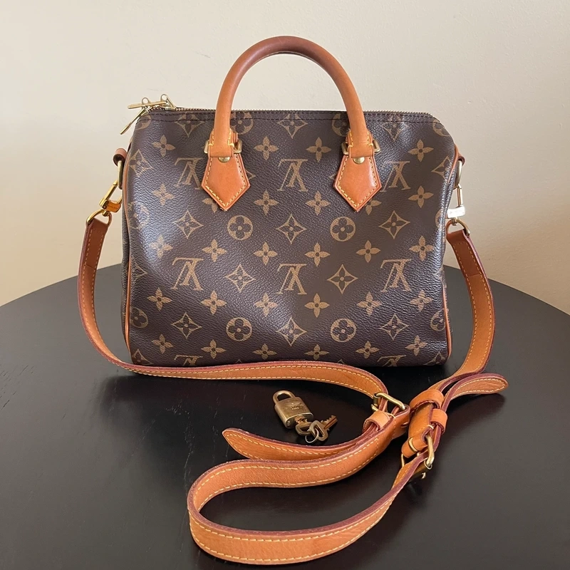 LOUIS VUITTON speedy 25 monogram LUXE DE SECONDE MAIN AUTHENTIQUE CERTIFICAT D'AUTHENTICITE ENTRUPY. SAC DE LUXE D'OCCASION PAS CHER LOUIS VUITTON FULL SET