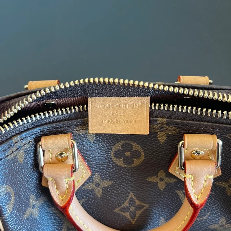 LOUIS VUITTON speedy nano toile monogram LUXE DE SECONDE MAIN AUTHENTIQUE CERTIFICAT D'AUTHENTICITE ENTRUPY. LUXE D'OCCASION PAS CHER. SOULIERS DE LUXE