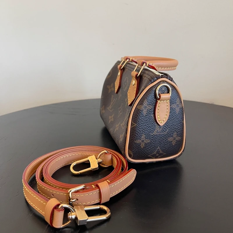 LOUIS VUITTON speedy nano toile monogram LUXE DE SECONDE MAIN AUTHENTIQUE CERTIFICAT D'AUTHENTICITE ENTRUPY. LUXE D'OCCASION PAS CHER. SOULIERS DE LUXE
