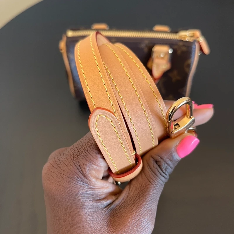 LOUIS VUITTON speedy nano toile monogram LUXE DE SECONDE MAIN AUTHENTIQUE CERTIFICAT D'AUTHENTICITE ENTRUPY. LUXE D'OCCASION PAS CHER. SOULIERS DE LUXE