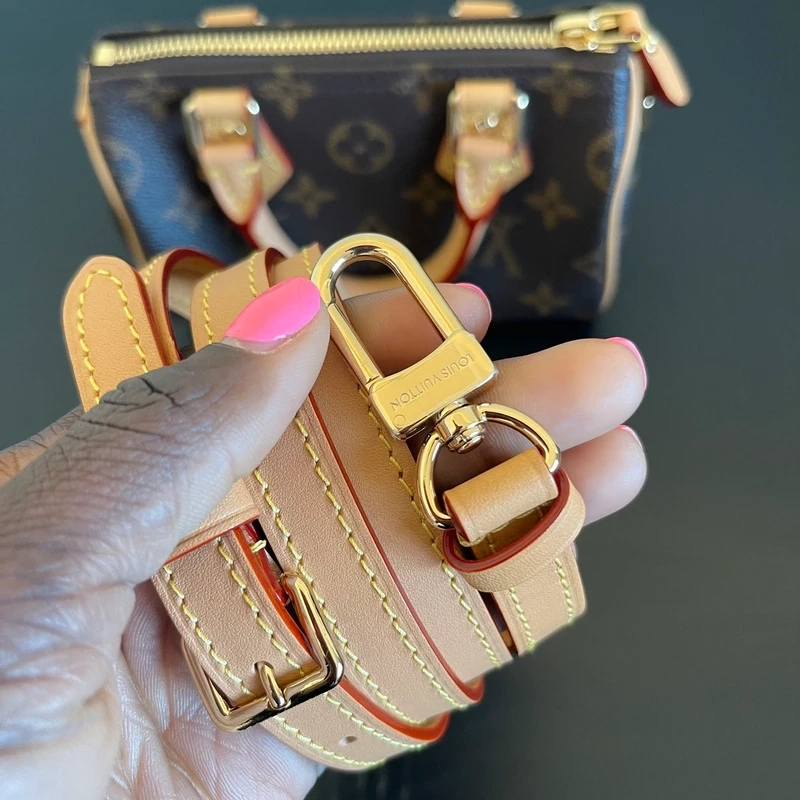 LOUIS VUITTON speedy nano toile monogram LUXE DE SECONDE MAIN AUTHENTIQUE CERTIFICAT D'AUTHENTICITE ENTRUPY. LUXE D'OCCASION PAS CHER. SOULIERS DE LUXE