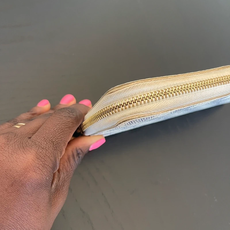 Louis Vuitton zippy damier azur LUXE DE SECONDE MAIN AUTHENTIQUE CERTIFICAT D'AUTHENTICITE ENTRUPY. SAC DE LUXE D'OCCASION PAS CHER LOUIS VUITTON FULL SET.