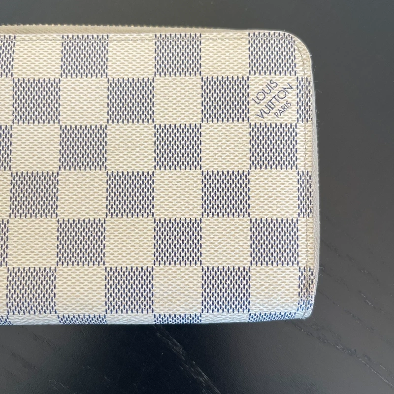 Louis Vuitton zippy damier azur LUXE DE SECONDE MAIN AUTHENTIQUE CERTIFICAT D'AUTHENTICITE ENTRUPY. SAC DE LUXE D'OCCASION PAS CHER LOUIS VUITTON FULL SET.