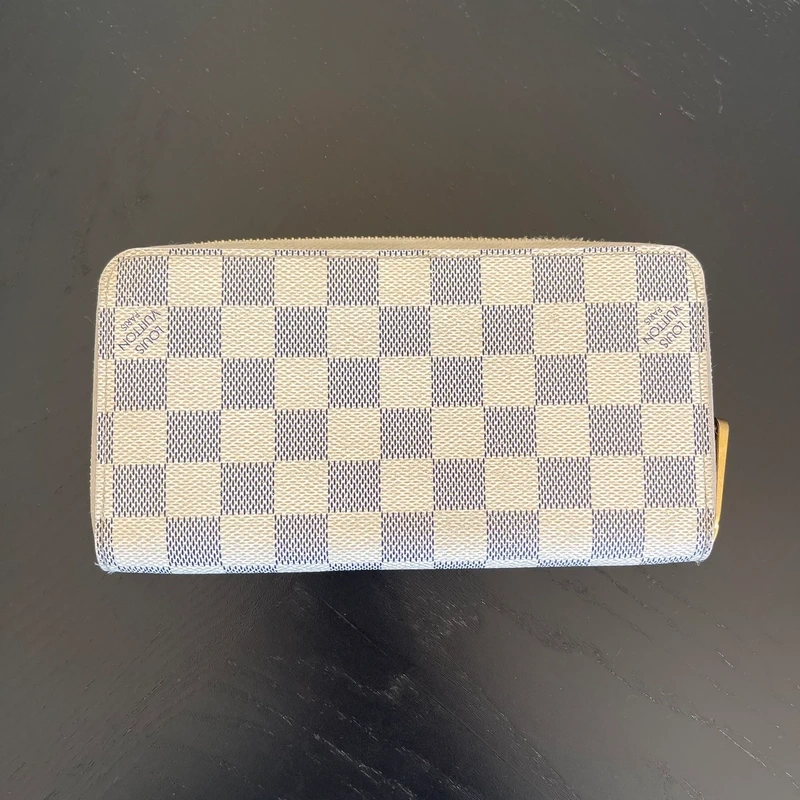 Louis Vuitton zippy damier azur LUXE DE SECONDE MAIN AUTHENTIQUE CERTIFICAT D'AUTHENTICITE ENTRUPY. SAC DE LUXE D'OCCASION PAS CHER LOUIS VUITTON FULL SET.