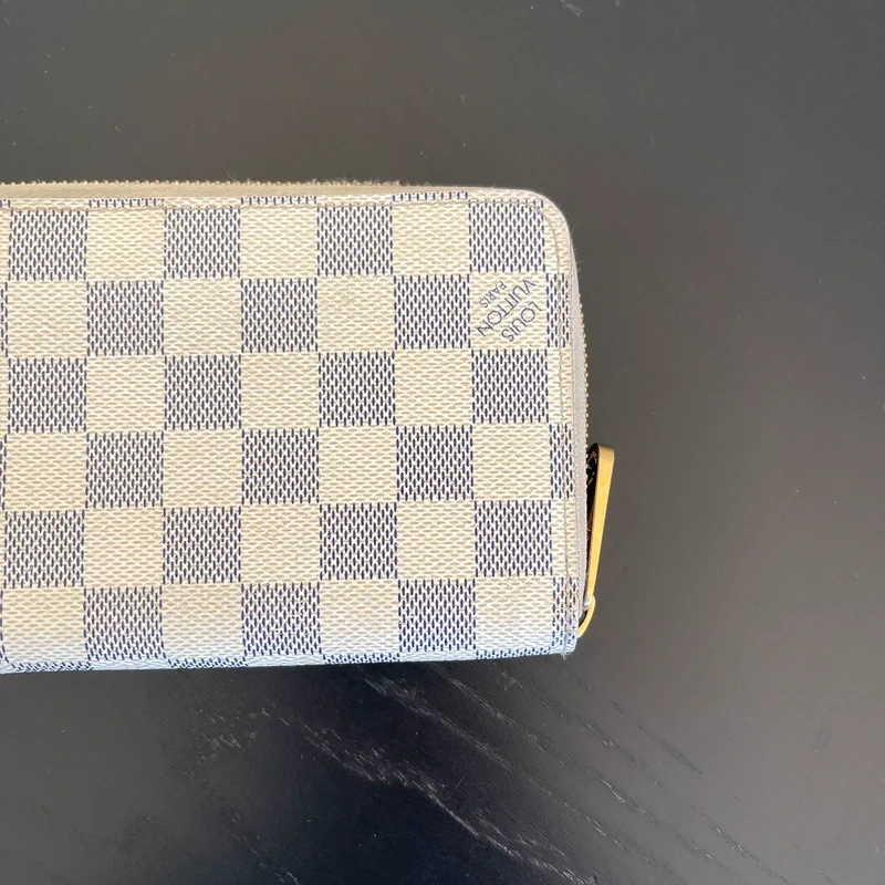 Louis Vuitton zippy damier azur LUXE DE SECONDE MAIN AUTHENTIQUE CERTIFICAT D'AUTHENTICITE ENTRUPY. SAC DE LUXE D'OCCASION PAS CHER LOUIS VUITTON FULL SET.