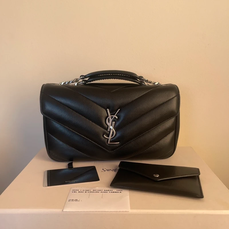 YSL Loulou SMALL Nouvelle Version LUXE DE SECONDE MAIN AUTHENTIQUE CERTIFICAT D'AUTHENTICITE ENTRUPY. SAC DE LUXE D'OCCASION PAS CHER LOUIS VUITTON FULL SET.