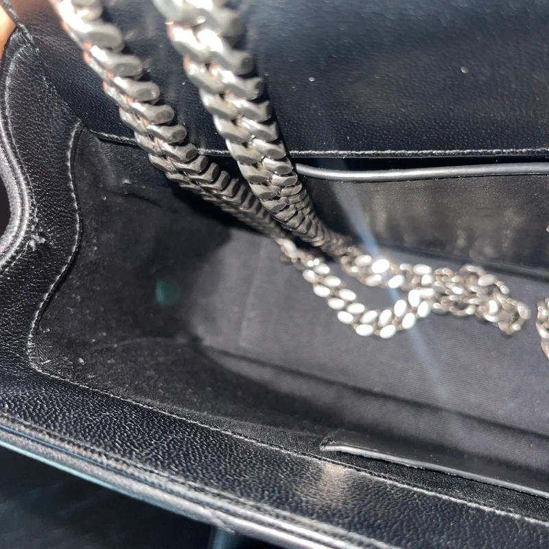 YSL Loulou SMALL Nouvelle Version LUXE DE SECONDE MAIN AUTHENTIQUE CERTIFICAT D'AUTHENTICITE ENTRUPY. SAC DE LUXE D'OCCASION PAS CHER LOUIS VUITTON FULL SET.