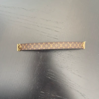 LOUIS VUITTON bracelet nano monogram LUXE D'OCCASION PAS CHER LOUIS VUITTON FULL SET.