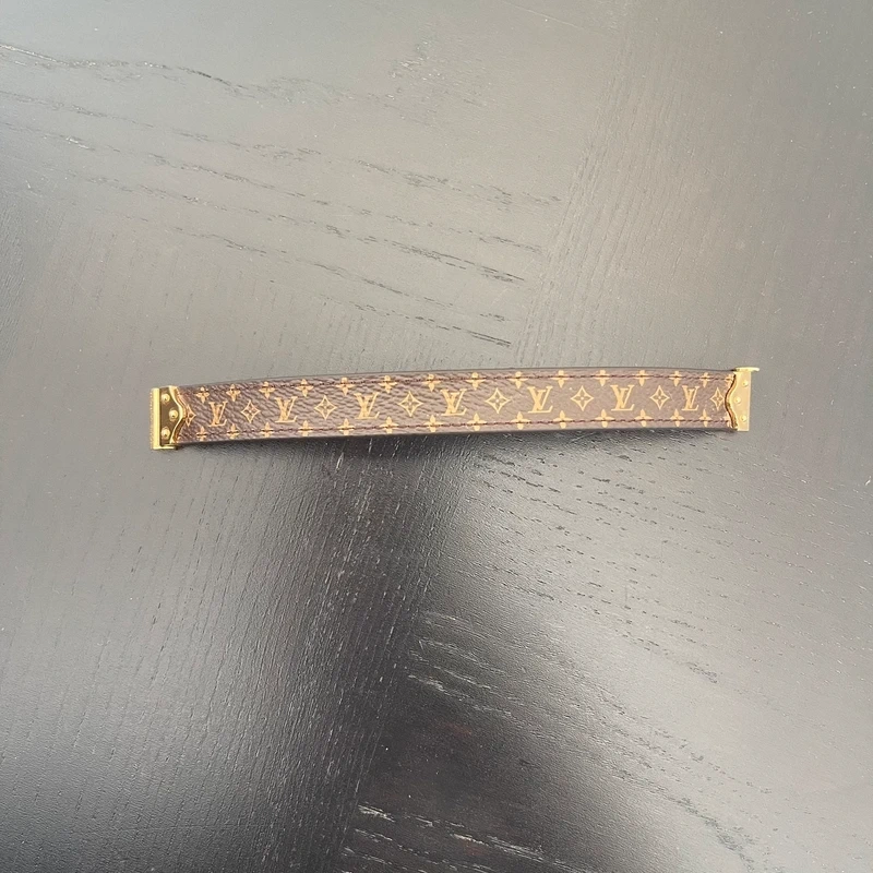 LOUIS VUITTON bracelet nano monogram LUXE D'OCCASION PAS CHER LOUIS VUITTON FULL SET.