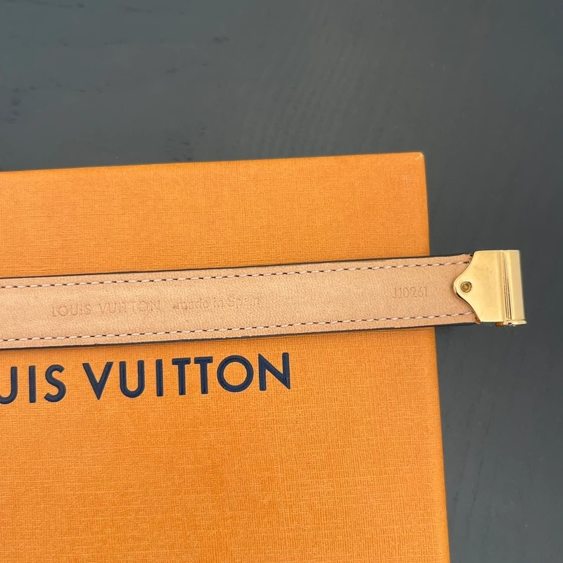 LOUIS VUITTON bracelet nano monogram LUXE D'OCCASION PAS CHER LOUIS VUITTON FULL SET.