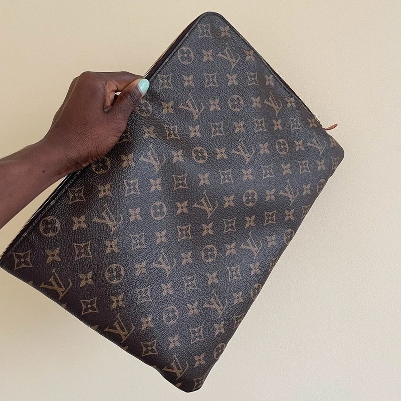 Louis Vuitton étui voyage GM monogram SAC DE LUXE DE SECONDE MAIN AUTHENTIQUE CERTIFICAT D'AUTHENTICITE ENTRUPY. SAC DE LUXE D'OCCASION PAS CHER. LOUIS VUITTON FULL SET