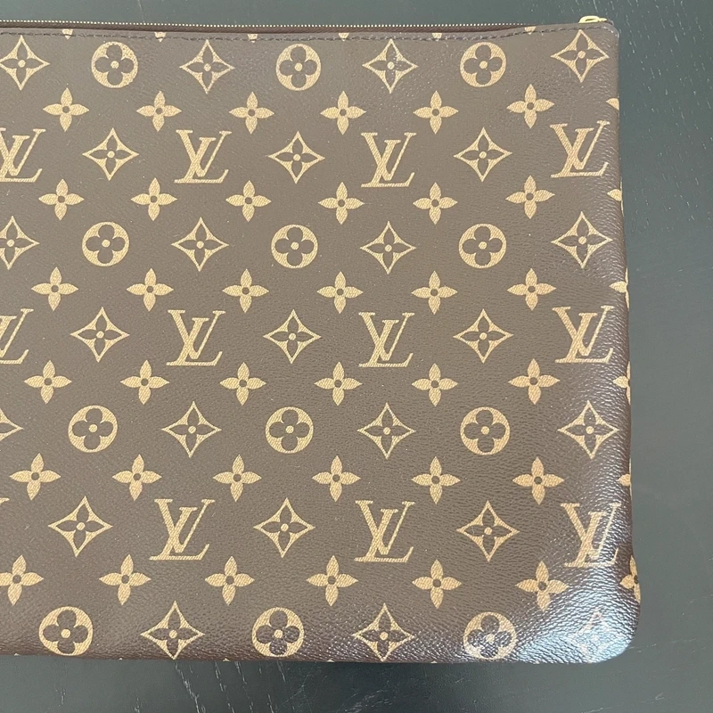 Louis Vuitton étui voyage GM monogram SAC DE LUXE DE SECONDE MAIN AUTHENTIQUE CERTIFICAT D'AUTHENTICITE ENTRUPY. SAC DE LUXE D'OCCASION PAS CHER. LOUIS VUITTON FULL SET