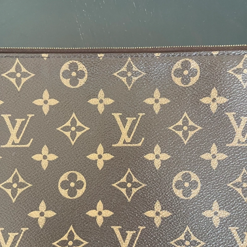 Louis Vuitton étui voyage GM monogram SAC DE LUXE DE SECONDE MAIN AUTHENTIQUE CERTIFICAT D'AUTHENTICITE ENTRUPY. SAC DE LUXE D'OCCASION PAS CHER. LOUIS VUITTON FULL SET