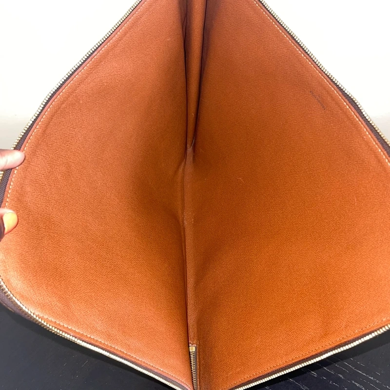 Louis Vuitton étui voyage GM monogram vintage SAC DE LUXE DE SECONDE MAIN AUTHENTIQUE CERTIFICAT D'AUTHENTICITE ENTRUPY. SAC DE LUXE D'OCCASION PAS CHER. LOUIS VUITTON FULL SET