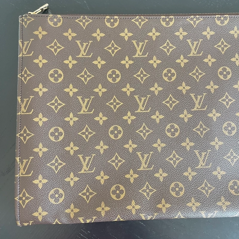 Louis Vuitton étui voyage GM monogram vintage SAC DE LUXE DE SECONDE MAIN AUTHENTIQUE CERTIFICAT D'AUTHENTICITE ENTRUPY. SAC DE LUXE D'OCCASION PAS CHER. LOUIS VUITTON FULL SET