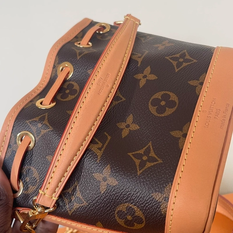 LOUIS VUITTON nano noé monogram LUXE DE SECONDE MAIN AUTHENTIQUE CERTIFICAT D'AUTHENTICITE ENTRUPY. SAC DE LUXE D'OCCASION PAS CHER LOUIS VUITTON FULL SET.