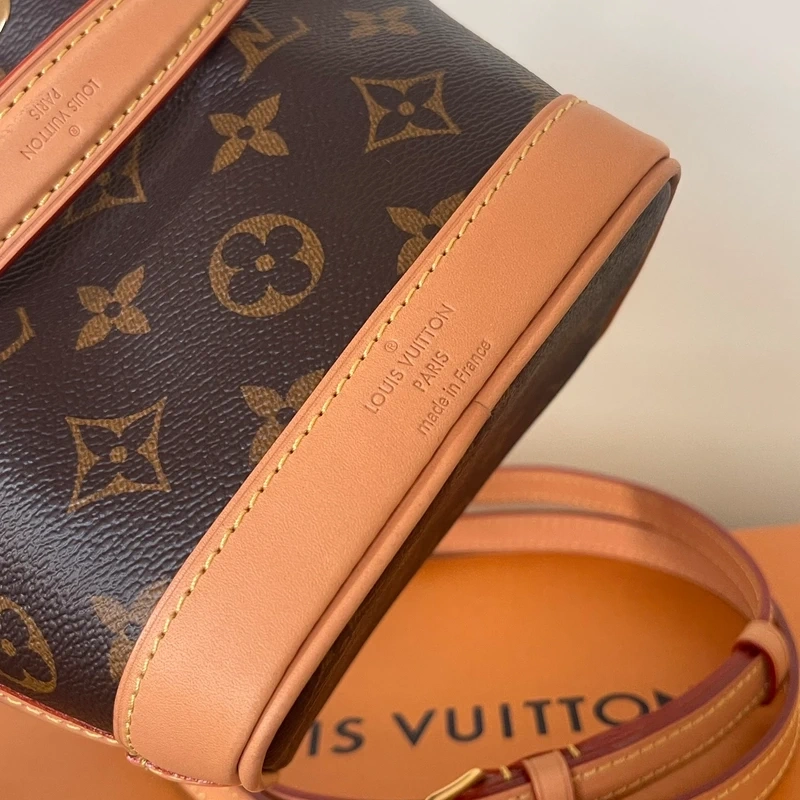 LOUIS VUITTON nano noé monogram LUXE DE SECONDE MAIN AUTHENTIQUE CERTIFICAT D'AUTHENTICITE ENTRUPY. SAC DE LUXE D'OCCASION PAS CHER LOUIS VUITTON FULL SET.