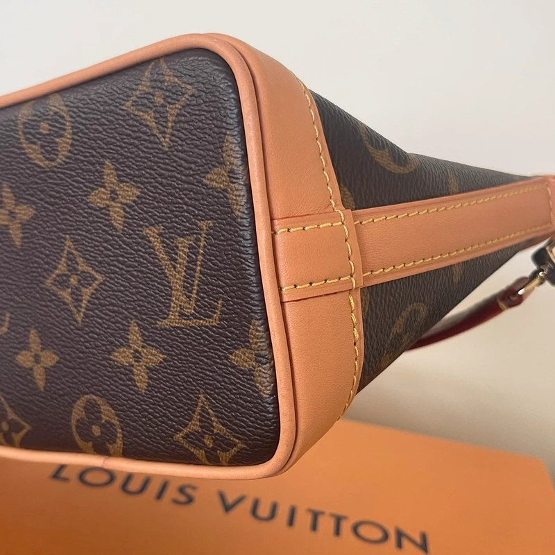 LOUIS VUITTON nano noé monogram LUXE DE SECONDE MAIN AUTHENTIQUE CERTIFICAT D'AUTHENTICITE ENTRUPY. SAC DE LUXE D'OCCASION PAS CHER LOUIS VUITTON FULL SET.