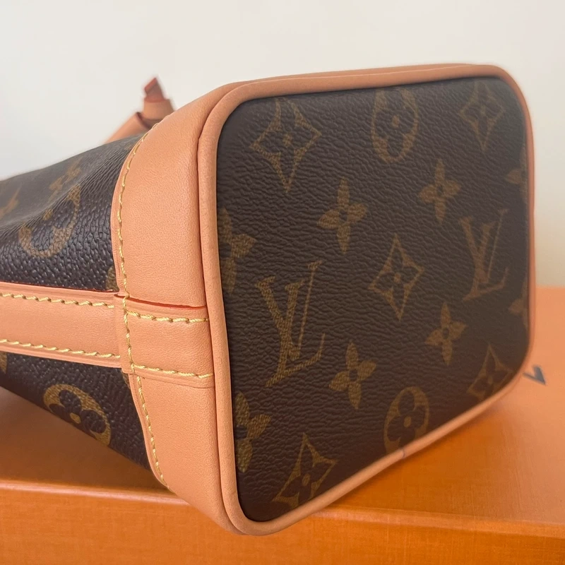 LOUIS VUITTON nano noé monogram LUXE DE SECONDE MAIN AUTHENTIQUE CERTIFICAT D'AUTHENTICITE ENTRUPY. SAC DE LUXE D'OCCASION PAS CHER LOUIS VUITTON FULL SET.