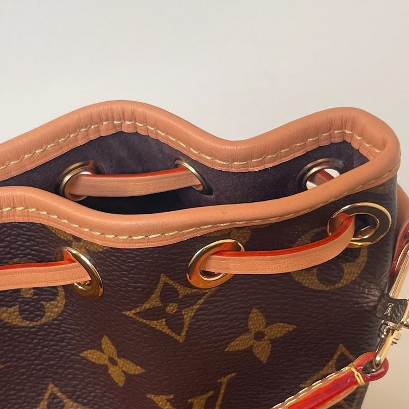 LOUIS VUITTON nano noé monogram LUXE DE SECONDE MAIN AUTHENTIQUE CERTIFICAT D'AUTHENTICITE ENTRUPY. SAC DE LUXE D'OCCASION PAS CHER LOUIS VUITTON FULL SET.