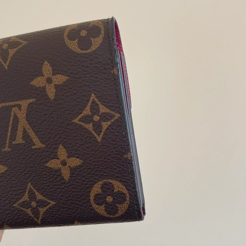 Louis Vuitton portefeuille Emilie monogram LUXE DE SECONDE MAIN AUTHENTIQUE CERTIFICAT D'AUTHENTICITE ENTRUPY. SAC DE LUXE D'OCCASION PAS CHER. LOUIS VUITTON FULL SET