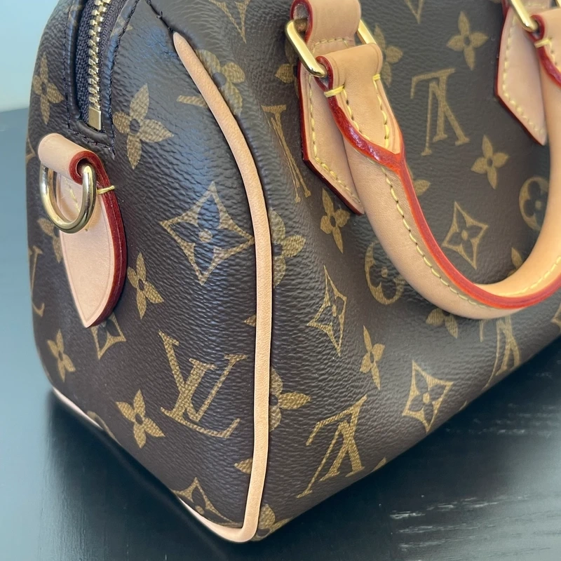 Louis Vuitton speedy 20 bandoulière monogram LUXE DE SECONDE MAIN AUTHENTIQUE CERTIFICAT D'AUTHENTICITE ENTRUPY. SAC DE LUXE D'OCCASION PAS CHER LOUIS VUITTON FULL SET