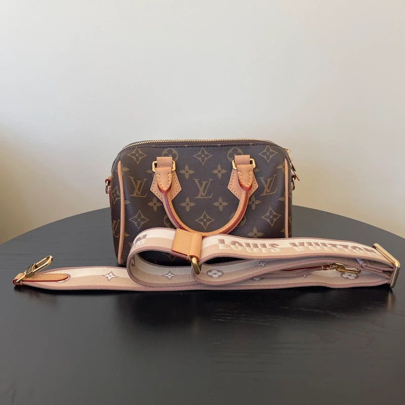 Louis Vuitton speedy 20 bandoulière monogram LUXE DE SECONDE MAIN AUTHENTIQUE CERTIFICAT D'AUTHENTICITE ENTRUPY. SAC DE LUXE D'OCCASION PAS CHER LOUIS VUITTON FULL SET