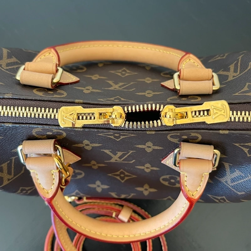Louis Vuitton speedy 20 bandoulière monogram LUXE DE SECONDE MAIN AUTHENTIQUE CERTIFICAT D'AUTHENTICITE ENTRUPY. SAC DE LUXE D'OCCASION PAS CHER LOUIS VUITTON FULL SET